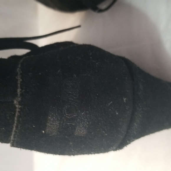 Toms black suede shoes size 9 - Picture 3 of 6